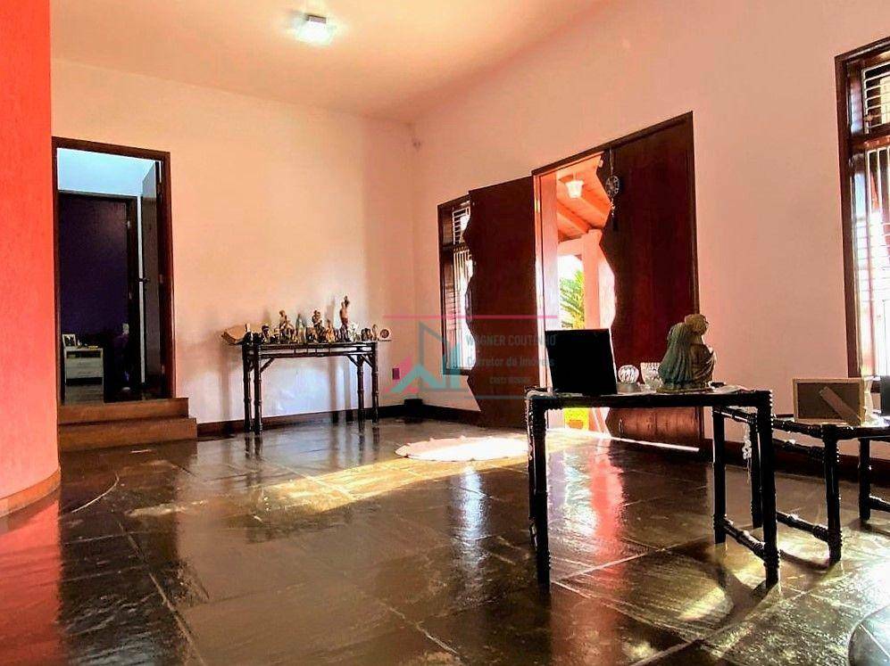 Casa à venda e aluguel com 3 quartos, 309m² - Foto 5