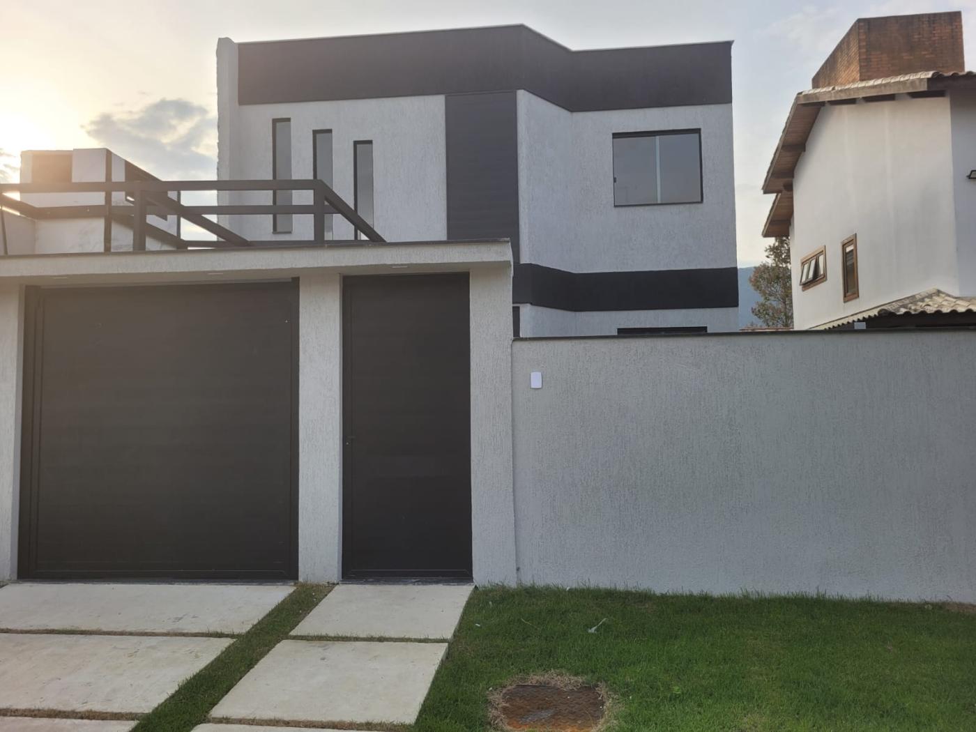 Casa de Condomínio à venda com 5 quartos, 205m² - Foto 1