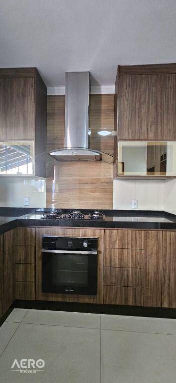 Casa à venda com 3 quartos, 197m² - Foto 7