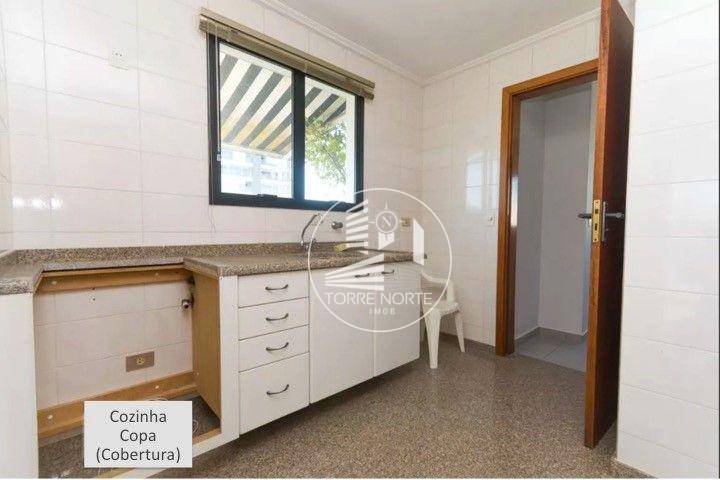 Cobertura à venda com 3 quartos, 220m² - Foto 15