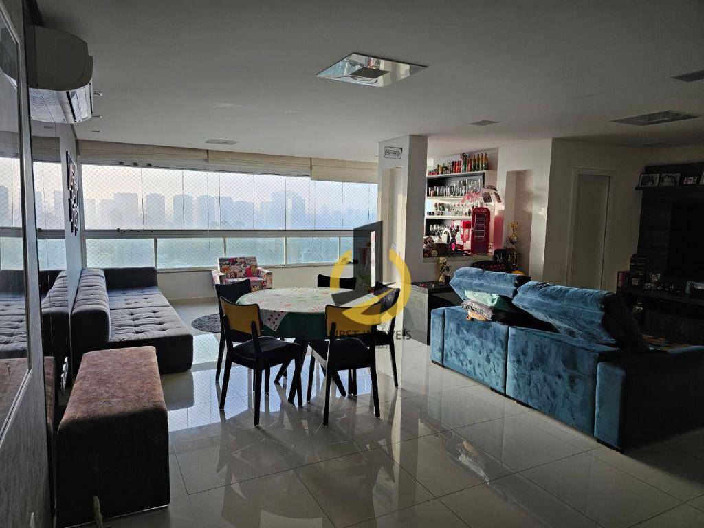 Apartamento à venda com 3 quartos, 150m² - Foto 2