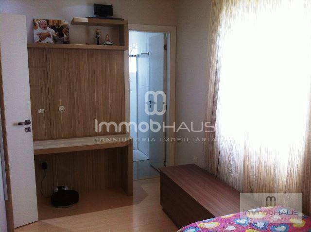 Apartamento à venda com 3 quartos, 118m² - Foto 17