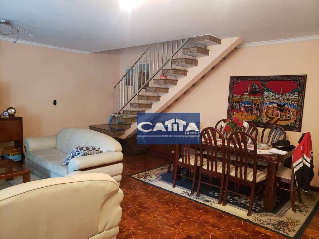 Sobrado à venda com 3 quartos, 236m² - Foto 1