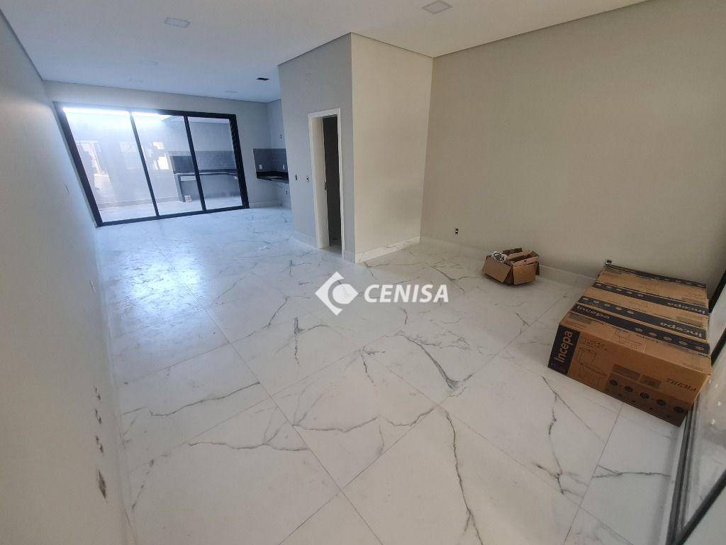 Casa à venda com 3 quartos, 206m² - Foto 5