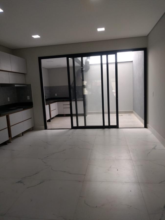 Sobrado à venda com 3 quartos, 135m² - Foto 1