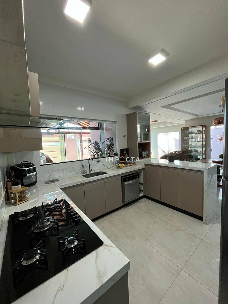 Casa à venda com 3 quartos, 220M2 - Foto 9