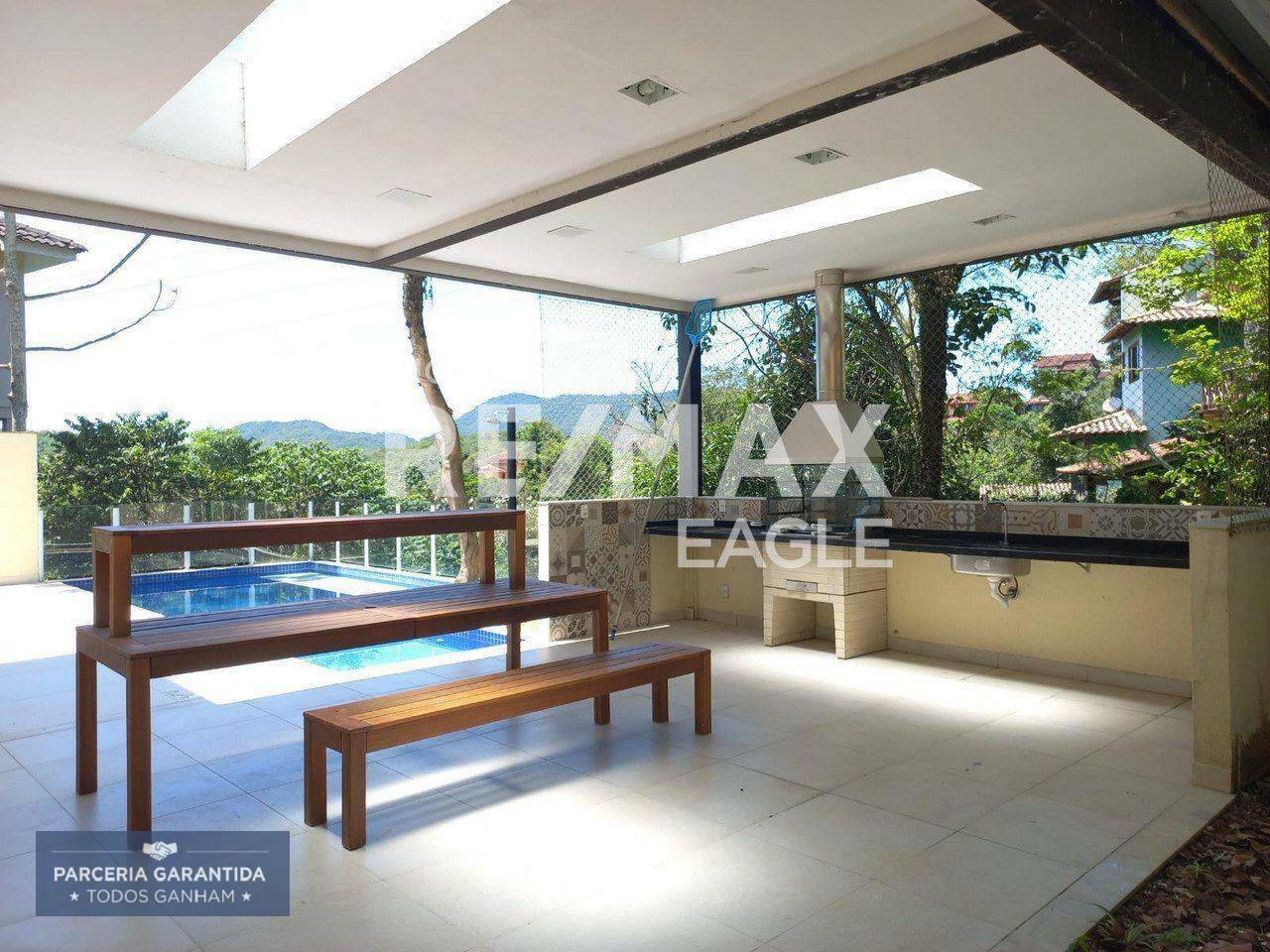 Casa à venda com 4 quartos, 400m² - Foto 4