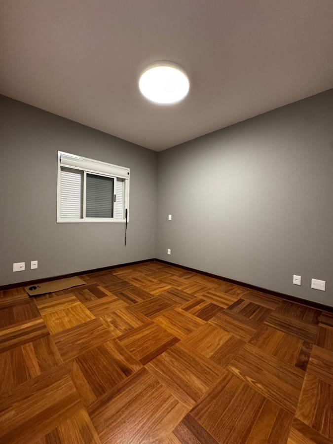 Apartamento para alugar com 3 quartos, 139m² - Foto 17