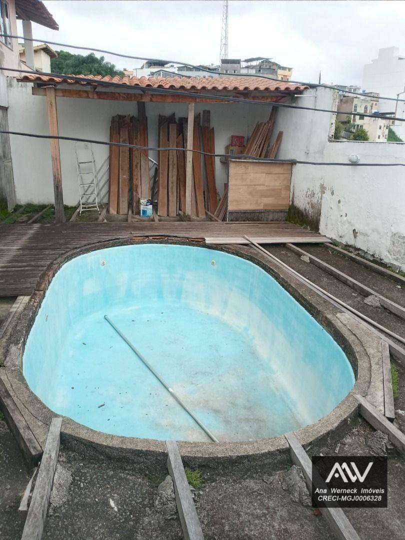 Casa à venda com 5 quartos, 168m² - Foto 37