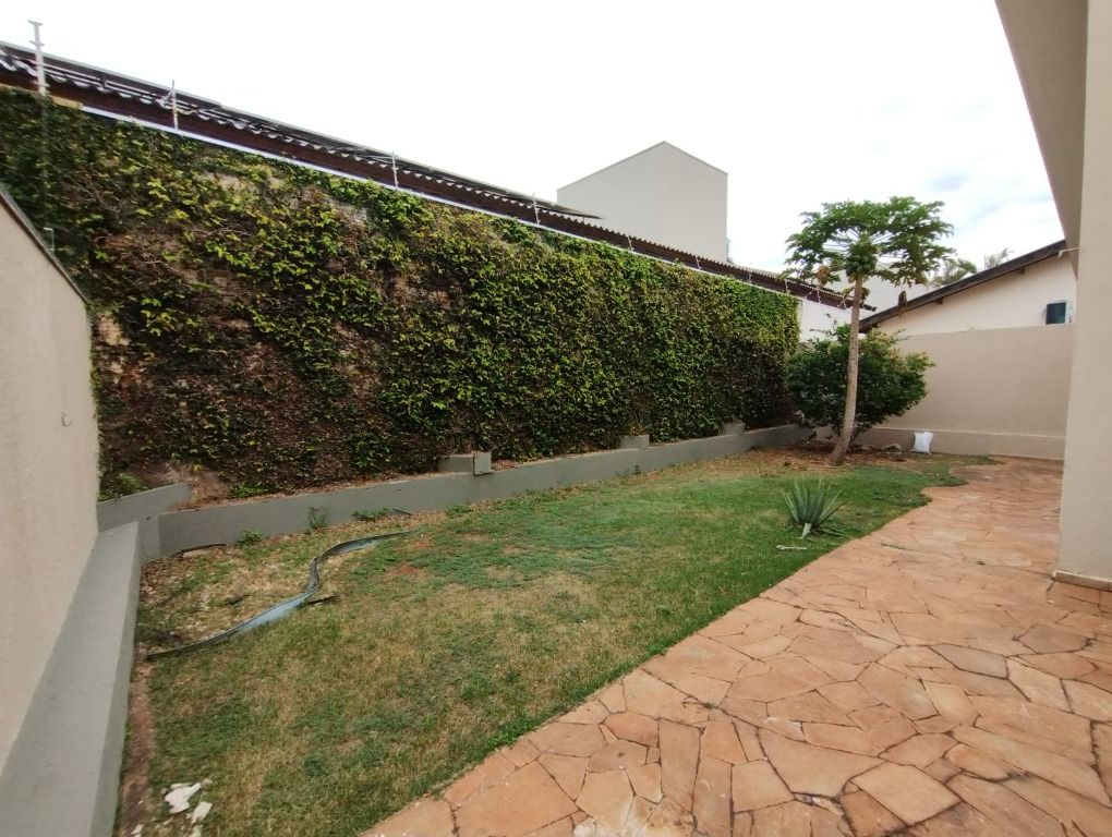 Casa à venda com 3 quartos, 250m² - Foto 17