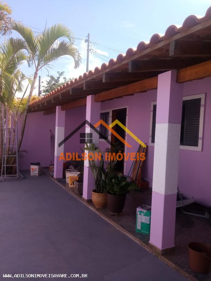 Casa à venda com 2 quartos, 250m² - Foto 1