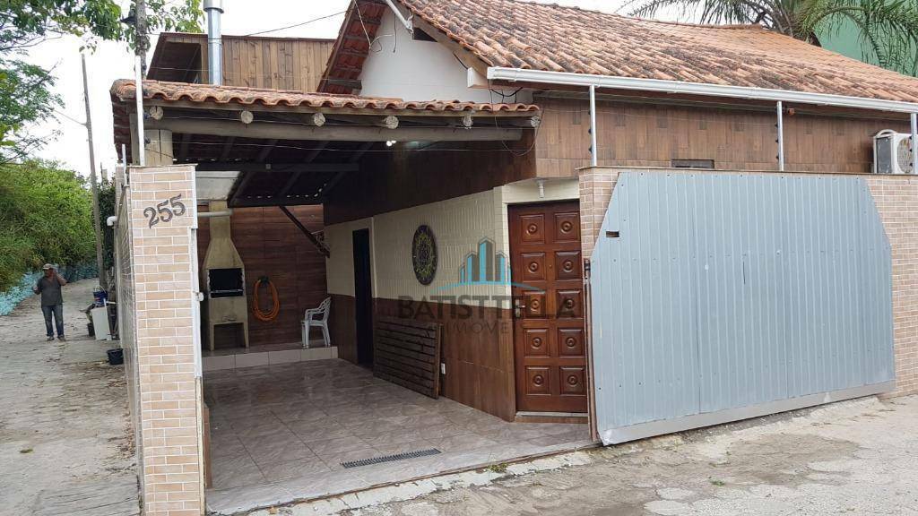 Casa à venda com 2 quartos, 128m² - Foto 1