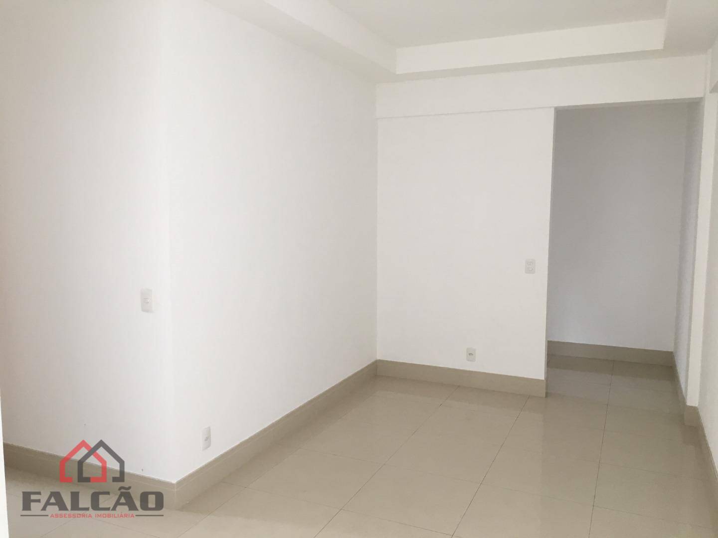 Apartamento à venda com 3 quartos, 130m² - Foto 2