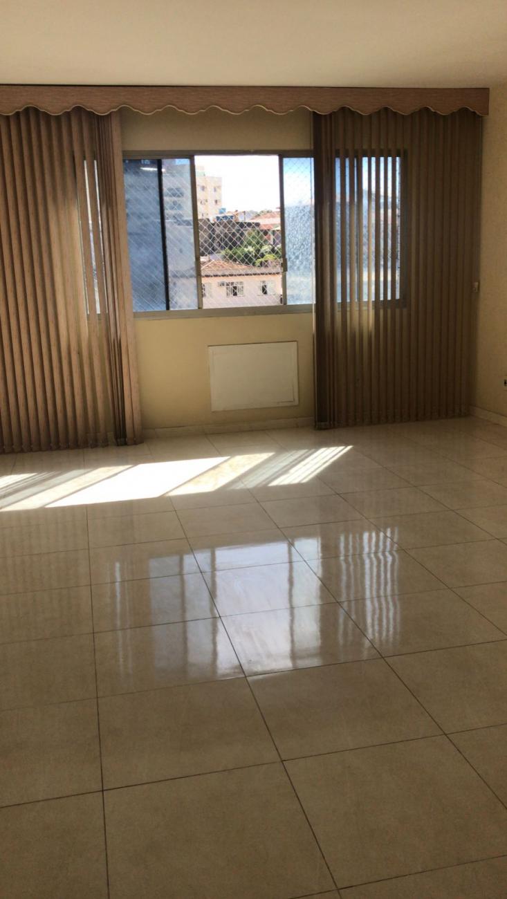 Apartamento à venda com 3 quartos, 100m² - Foto 2