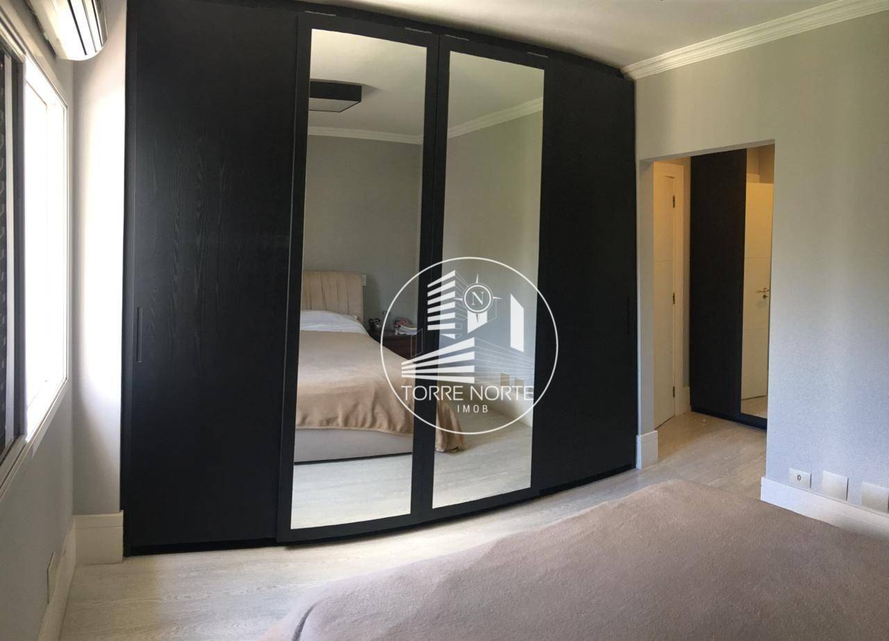 Apartamento à venda com 4 quartos, 200m² - Foto 19