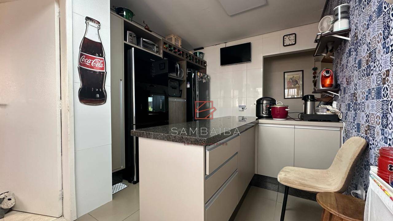 Casa à venda com 4 quartos, 211m² - Foto 13