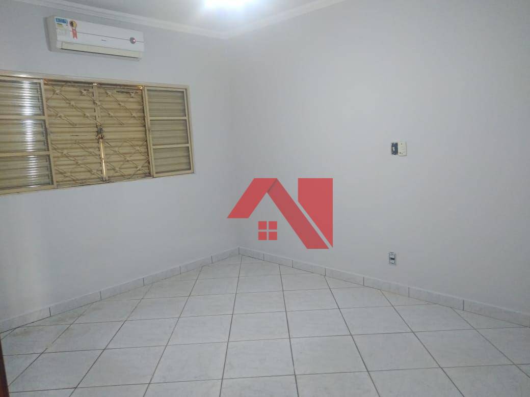 Casa à venda com 3 quartos, 230m² - Foto 11