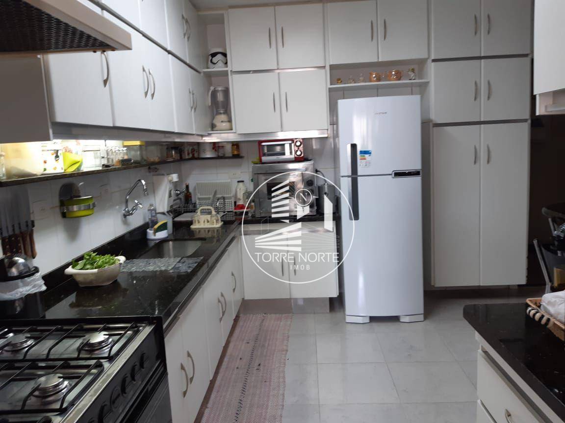 Apartamento à venda com 4 quartos, 160m² - Foto 16