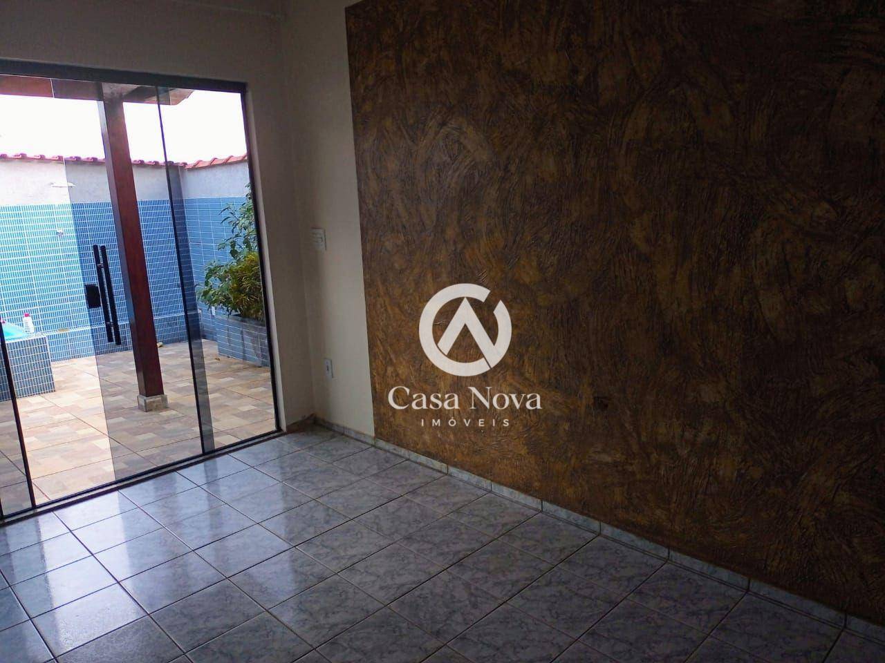 Casa à venda com 2 quartos, 200m² - Foto 2