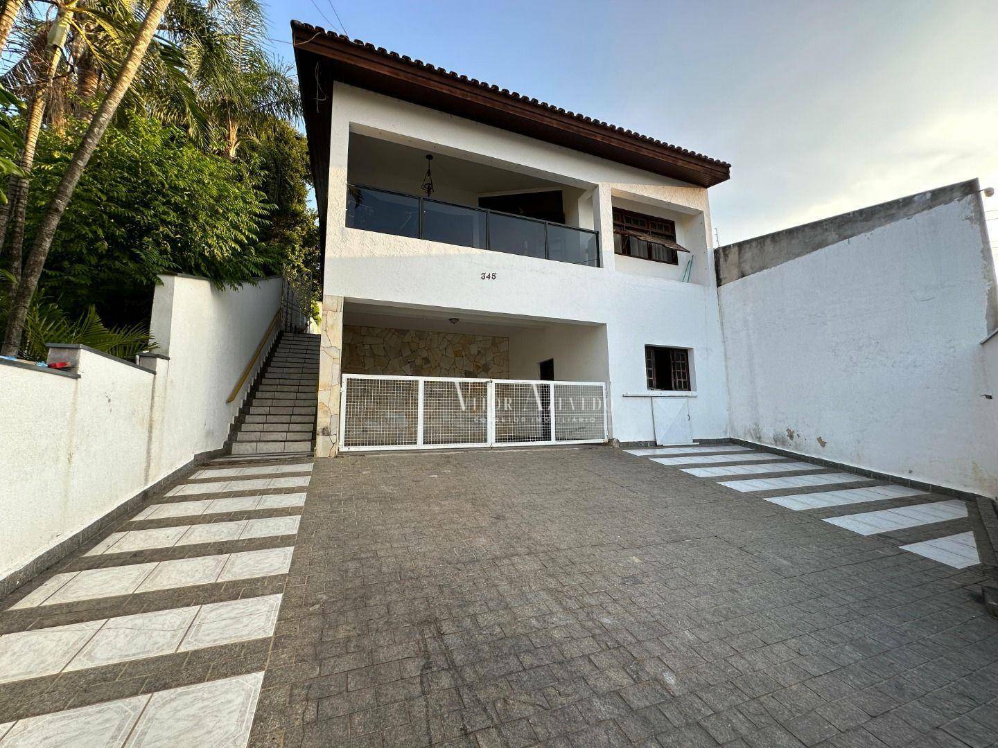 Casa à venda com 3 quartos, 500m² - Foto 1