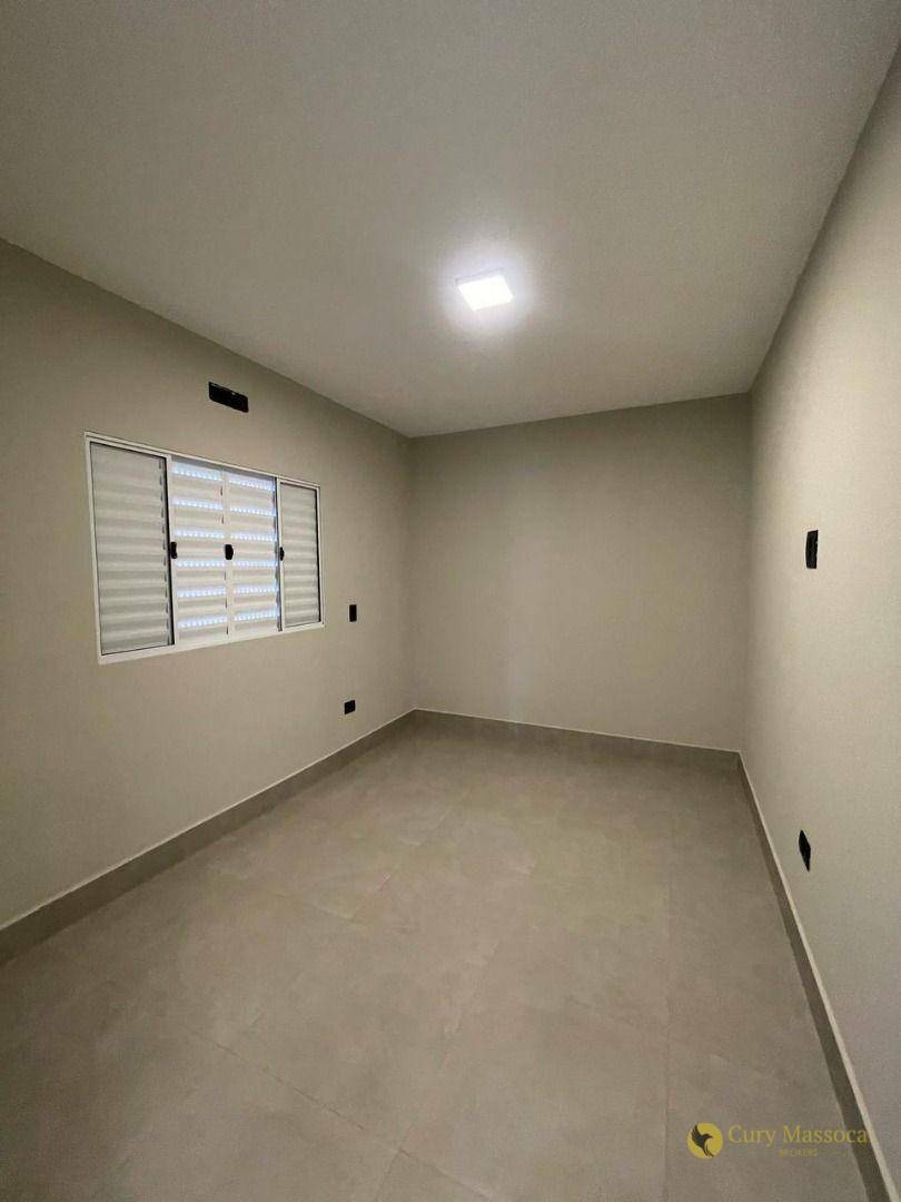 Casa à venda com 2 quartos, 70m² - Foto 6
