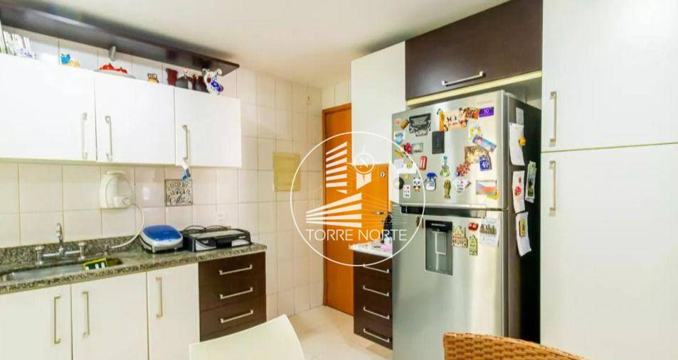 Apartamento à venda com 3 quartos, 140m² - Foto 11