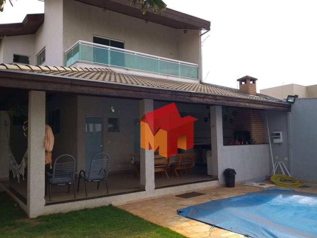 Sobrado à venda com 4 quartos, 250m² - Foto 1