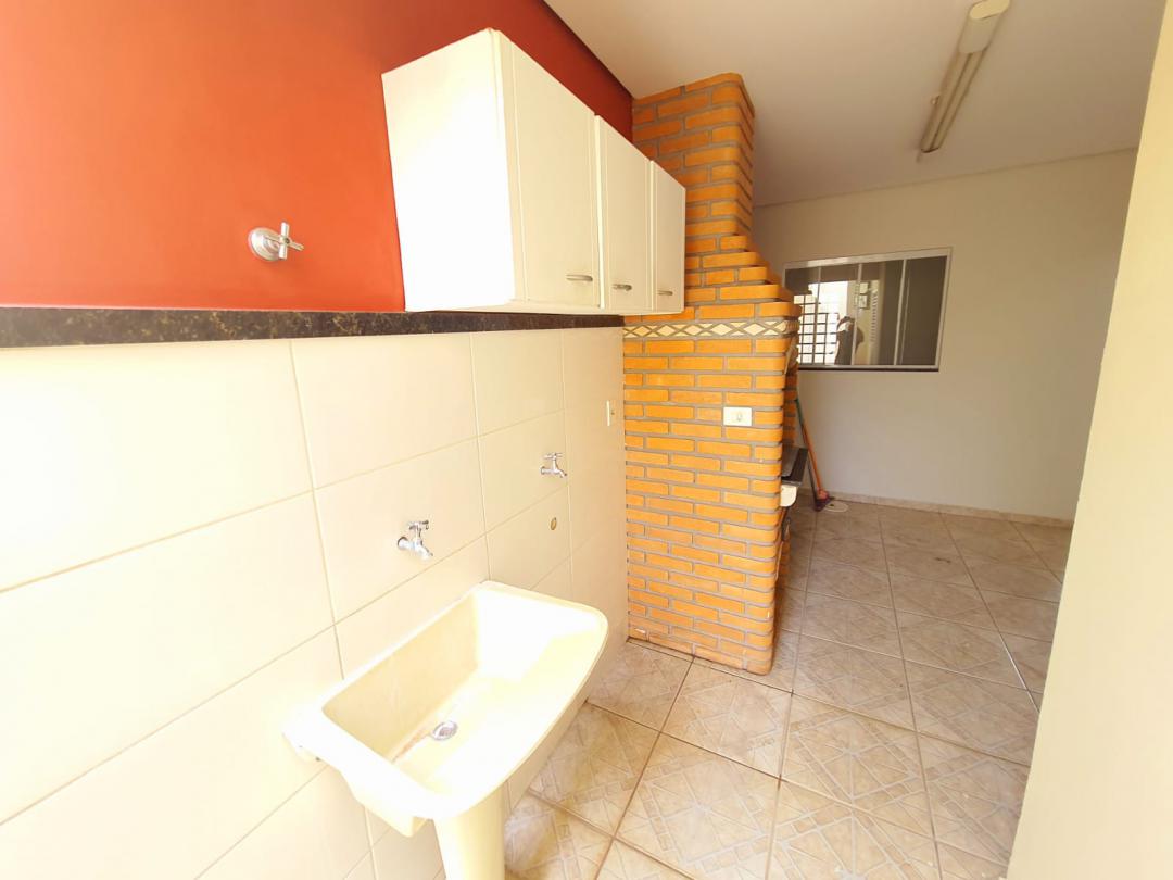 Casa para alugar com 3 quartos, 210m² - Foto 9