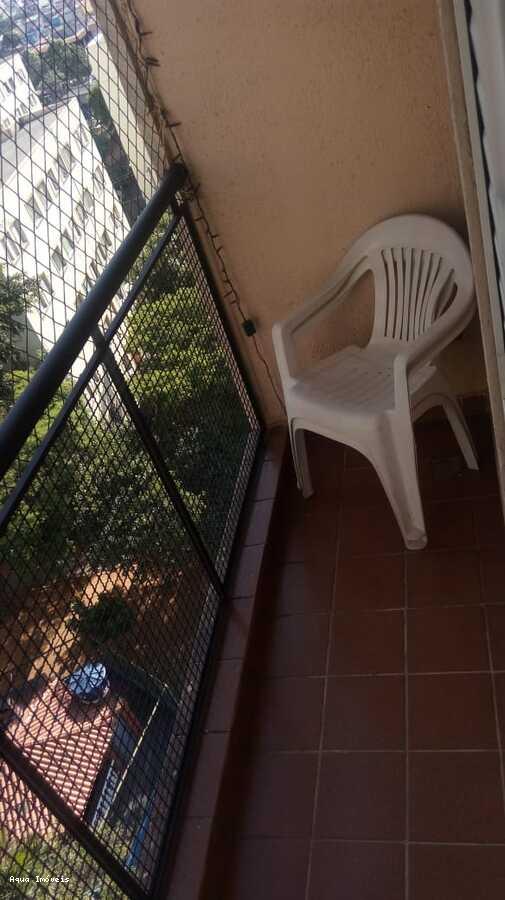 Apartamento à venda com 3 quartos, 70m² - Foto 1