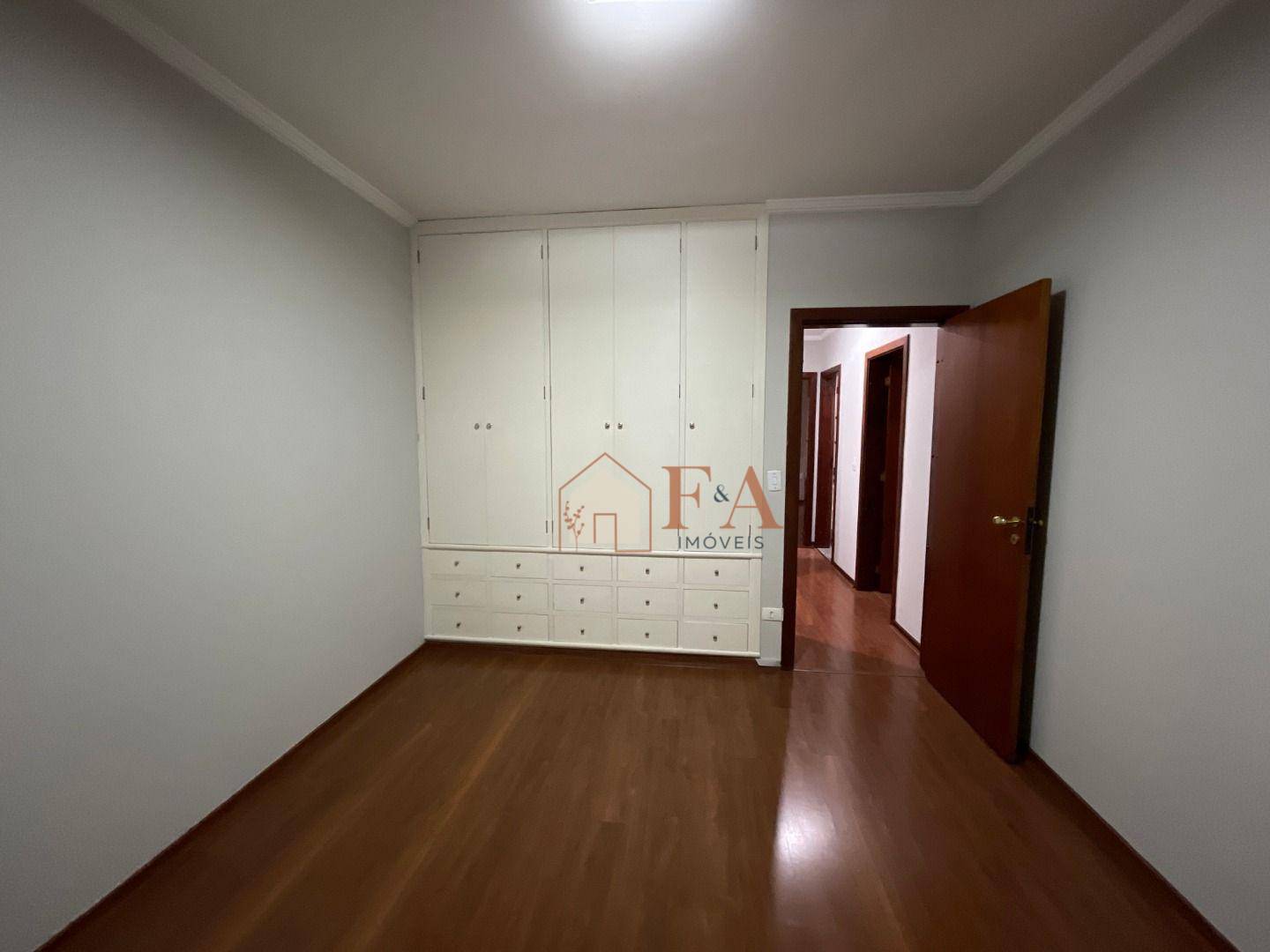 Apartamento à venda com 3 quartos, 185m² - Foto 17