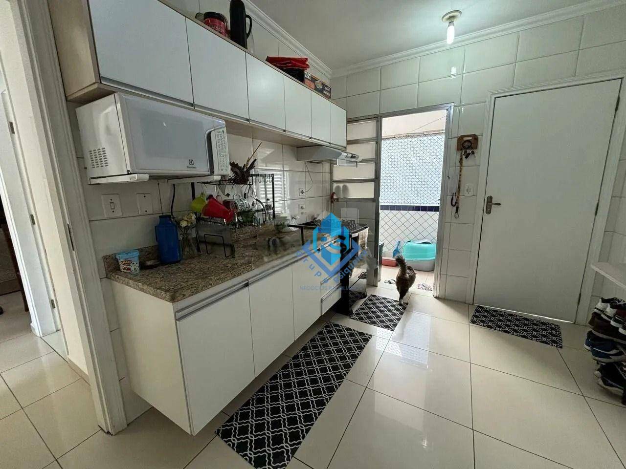 Apartamento à venda com 2 quartos, 70m² - Foto 3