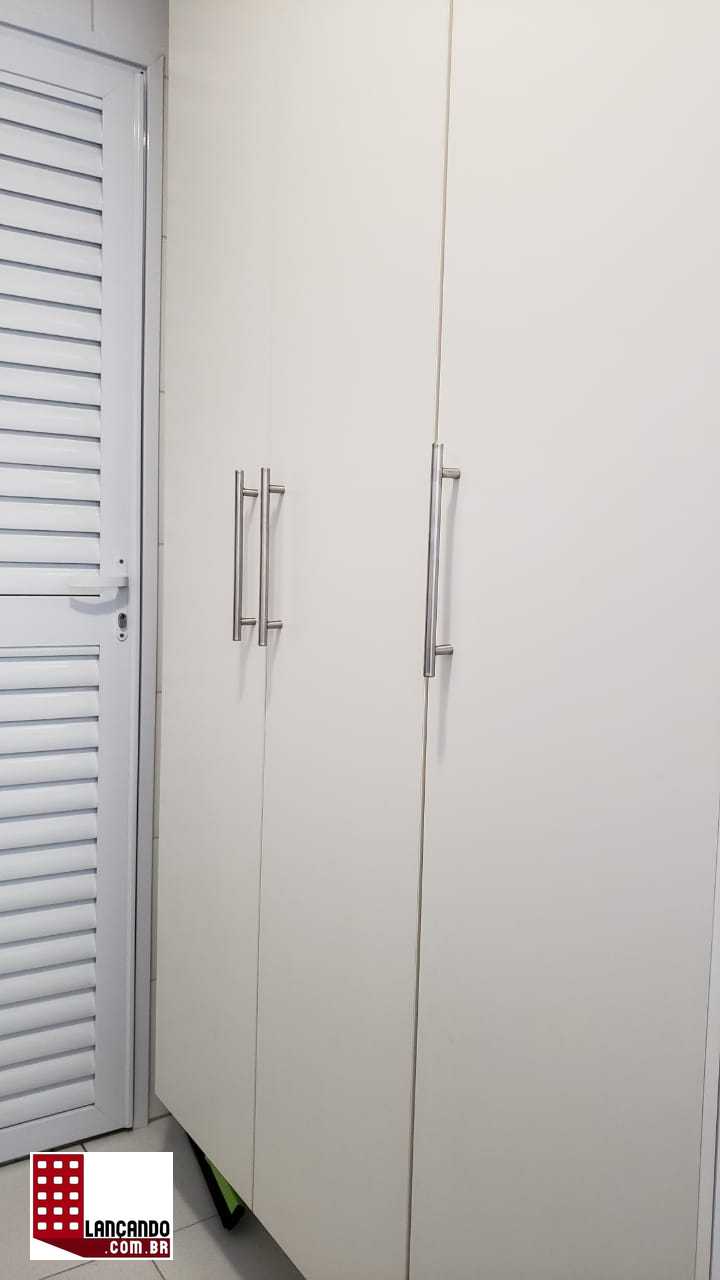 Apartamento à venda com 3 quartos, 143m² - Foto 2