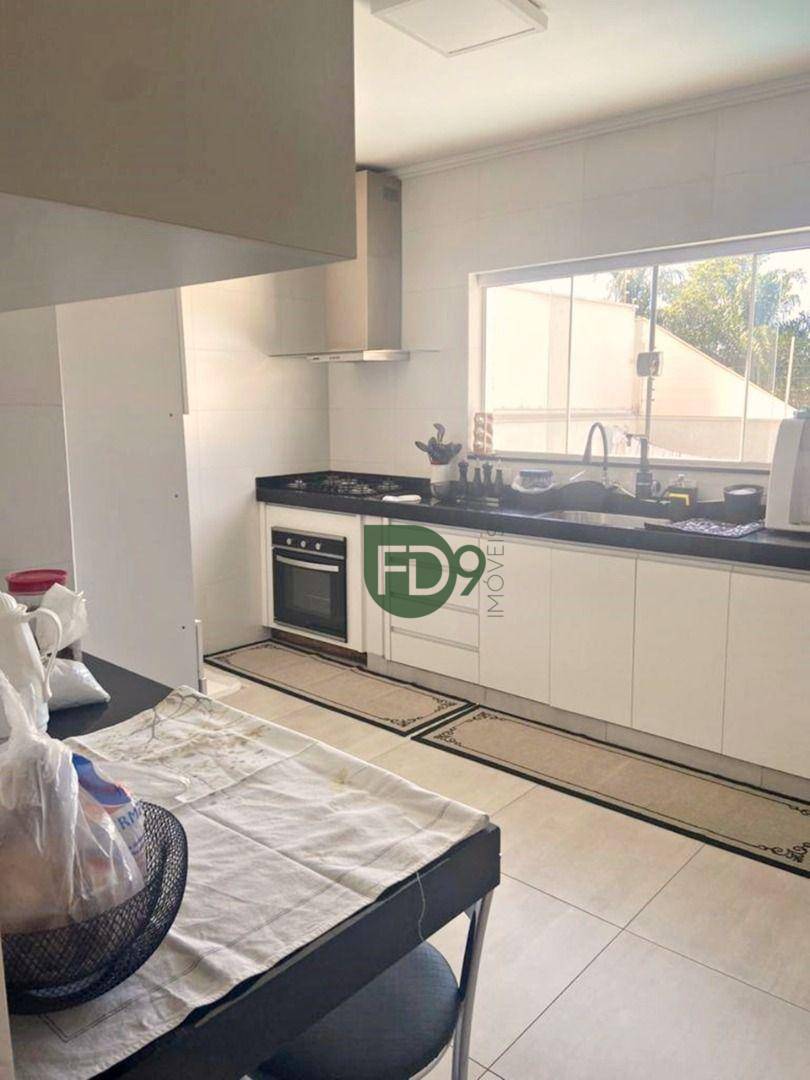 Casa à venda com 3 quartos, 140m² - Foto 8