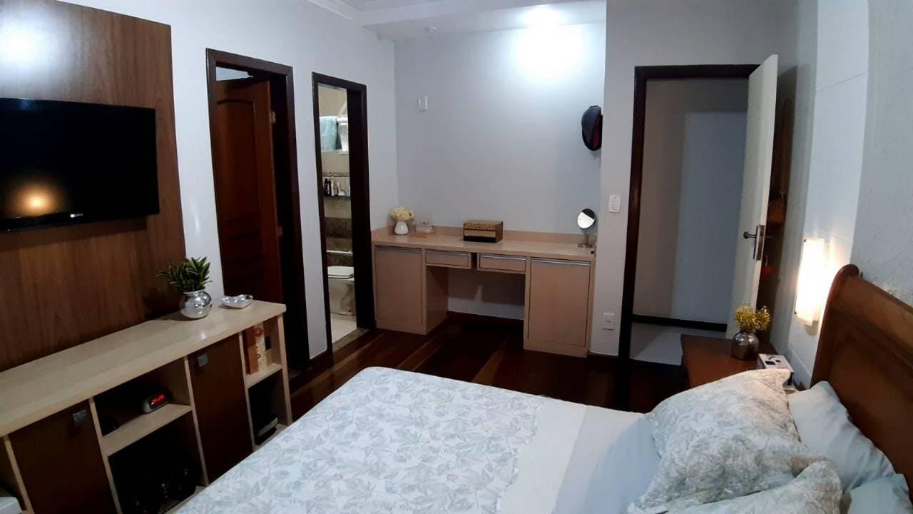 Casa à venda com 5 quartos, 360m² - Foto 4