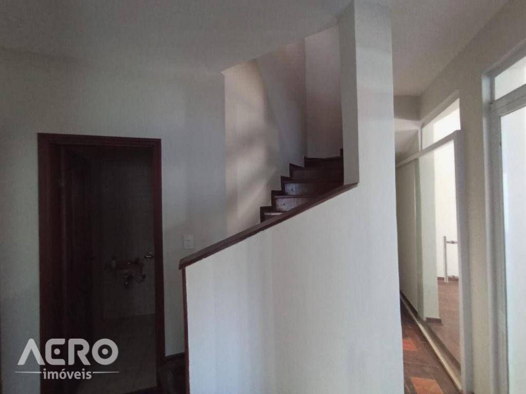 Casa à venda com 4 quartos, 189m² - Foto 28
