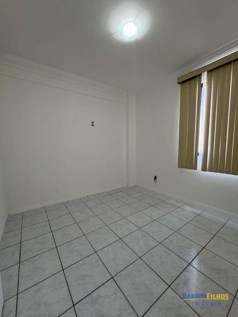 Apartamento para alugar com 3 quartos, 70m² - Foto 12