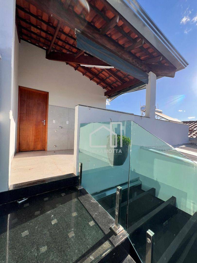 Casa à venda com 3 quartos, 240m² - Foto 17