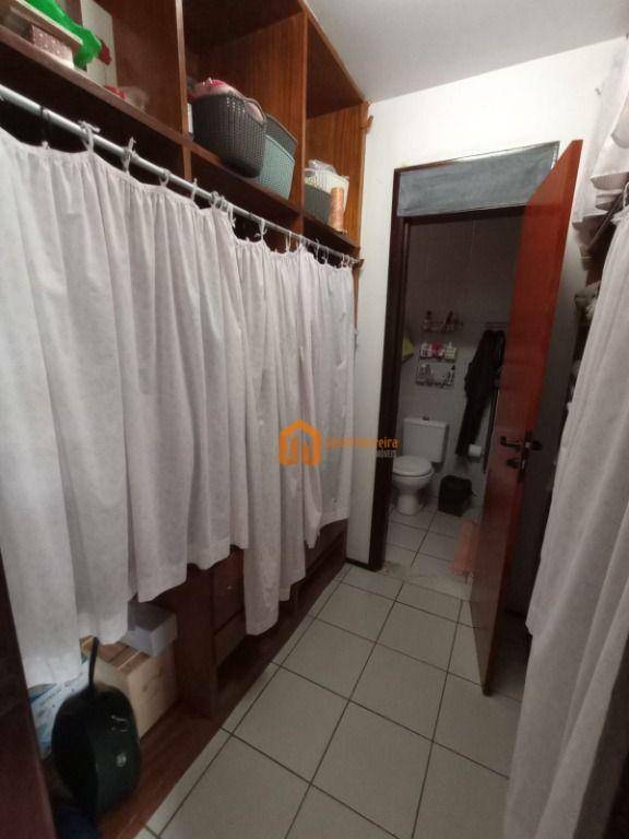 Casa de Condomínio à venda com 3 quartos, 302m² - Foto 17