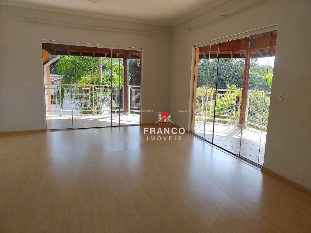 Casa à venda com 3 quartos, 320m² - Foto 5