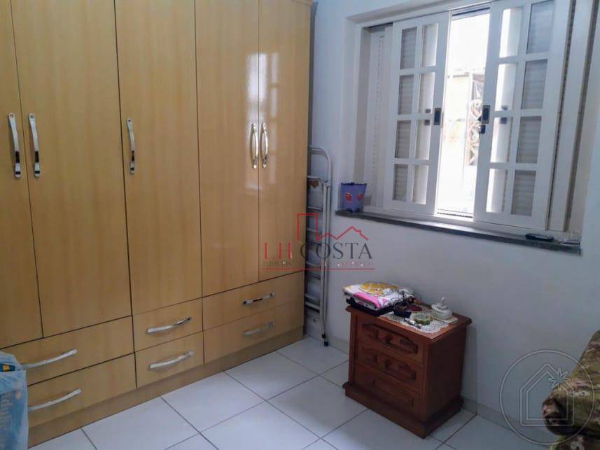 Casa à venda com 5 quartos, 210m² - Foto 16