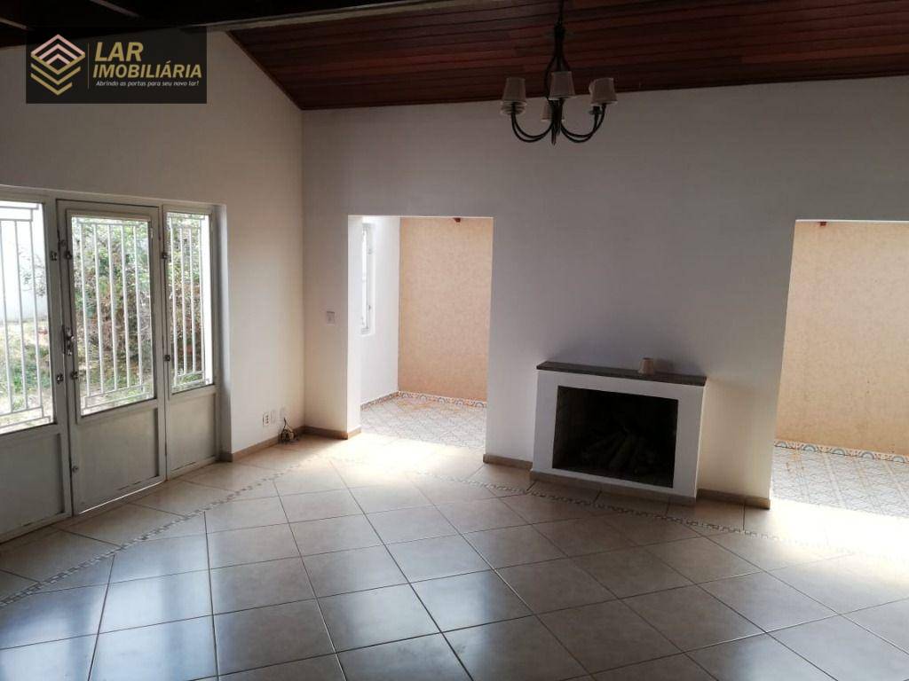 Casa, 3 quartos, 260 m² - Foto 1