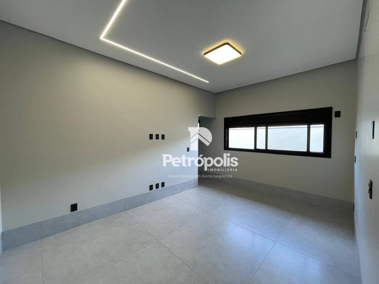 Casa à venda com 3 quartos, 240m² - Foto 8