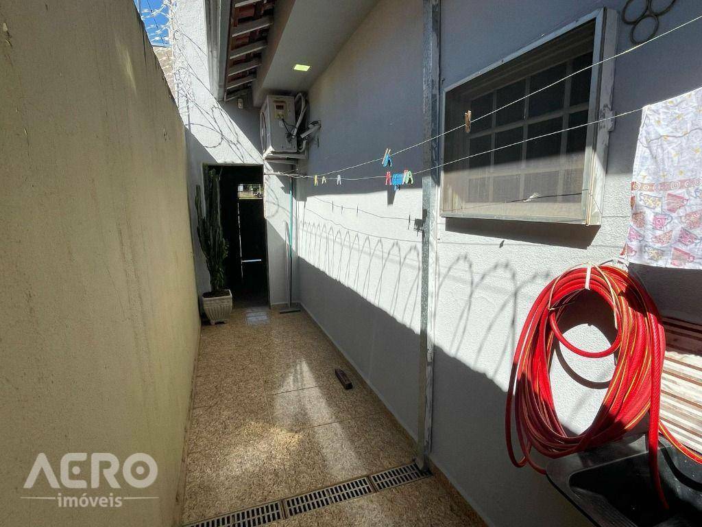 Casa à venda com 3 quartos, 128m² - Foto 42