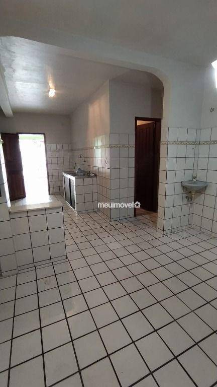 Casa de Condomínio à venda com 5 quartos, 200m² - Foto 8