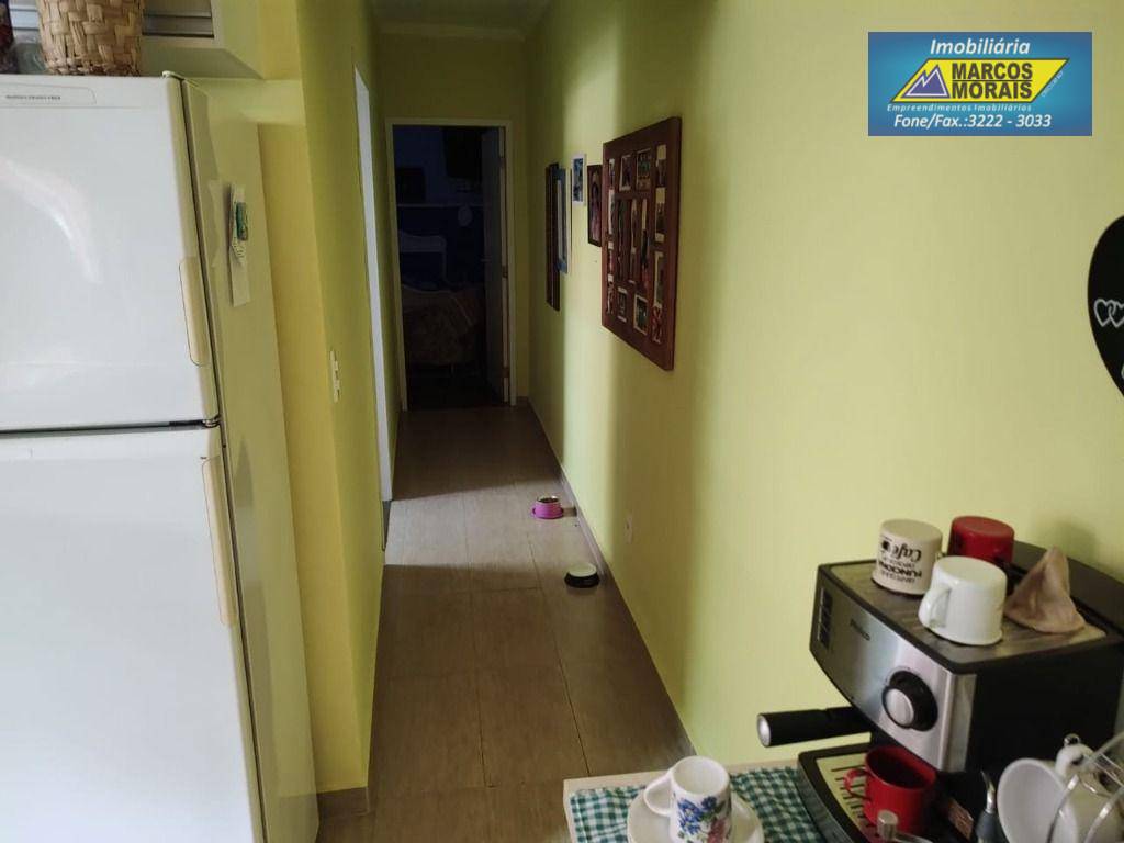 Casa à venda com 2 quartos, 220m² - Foto 7