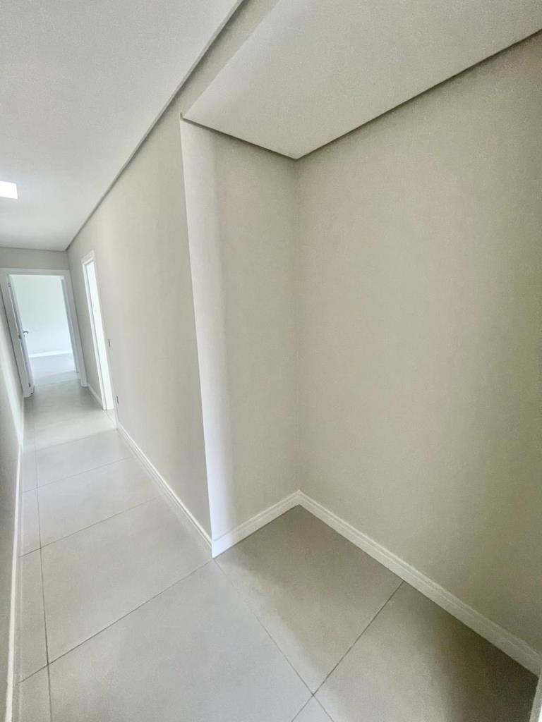 Casa à venda com 4 quartos, 220m² - Foto 28