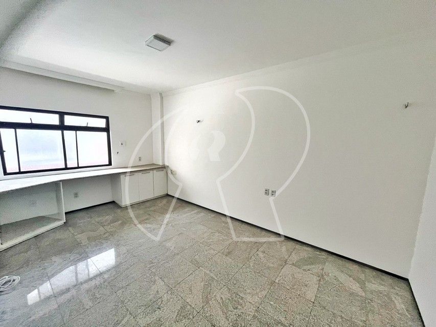 Apartamento à venda com 4 quartos, 200m² - Foto 3