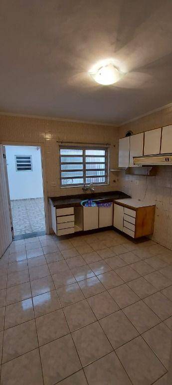 Sobrado à venda com 2 quartos, 160m² - Foto 4