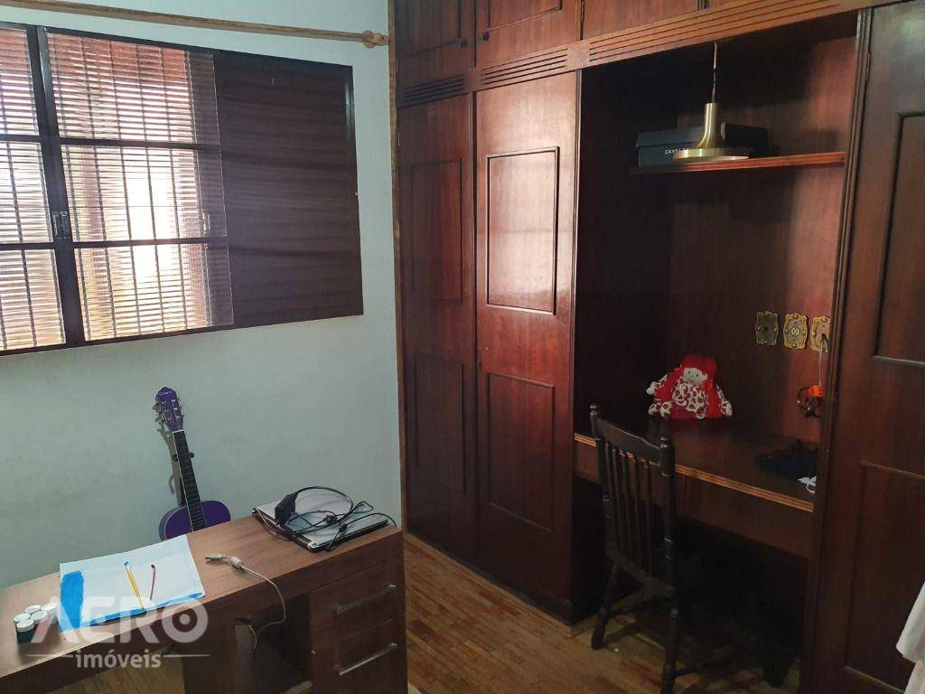 Casa à venda com 4 quartos, 342m² - Foto 29