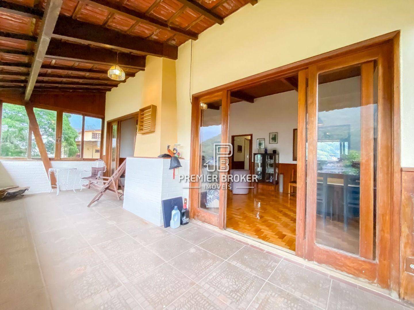 Casa à venda com 8 quartos, 390m² - Foto 5